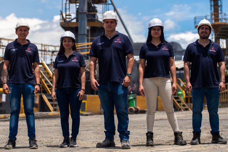 Todo el equipo e ingenieros de Berotec en obra civil