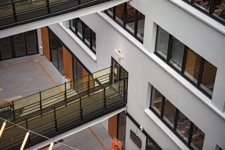 Infraestructura eléctrica para urbanización en Colombia con redes de distribución